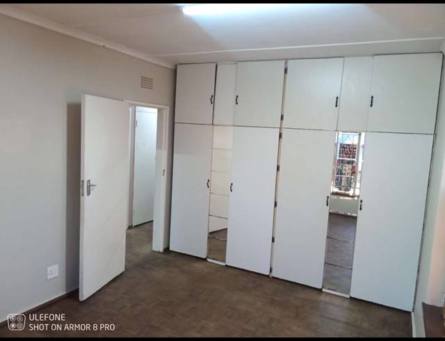 4 BEDROOM HOUSE FOR SALE IN RONDEBULT